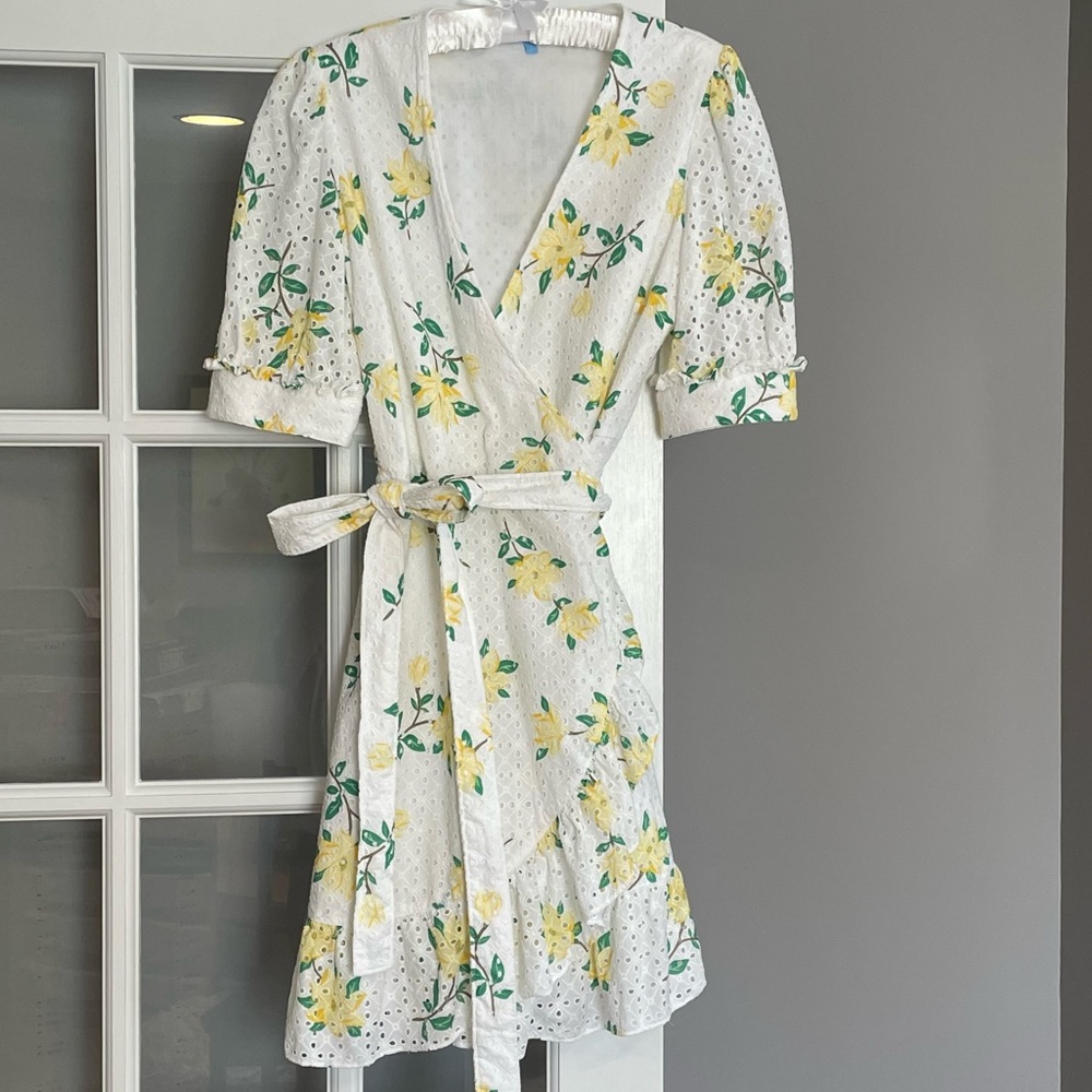 Draper James Reba Wrap Dress Sz 10 White Eyelet with Yellow Floral Garden Party - Picture 4 of 14